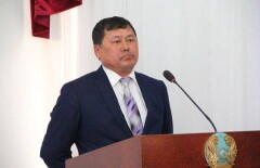 Аким в Акмолинской области обматерил жителей за неудобные вопросы, заданные на отчёте