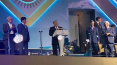 Ледовый дворец подарил Назарбаев алматинцам на День города