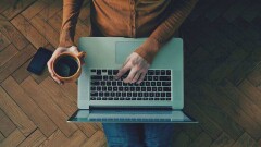 В Минтруда пытаются выяснить, чем всё-таки занимается самозанятый казахстанец