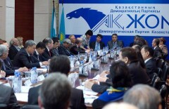 "Ак жол" рассчитывает на 7 кресел в Мажилисе Парламента РК