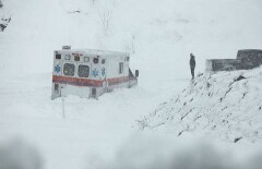 В Акмолинской области в снежном перемёте застряла "скорая" с тяжелобольным