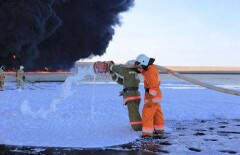 Пожар на территории амбара по сливу нефтеотходов в Жанаозене потушен
