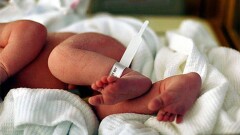 Жительница Костанайской области не успела в роддом из-за плохих дорог и родила в машине 
