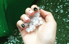 Тротуары Санкт-Петербурга покрылись ледяным крошевом