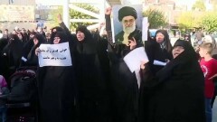 В Тегеране прошёл митинг против допуска болельщиц на футбольные стадионы