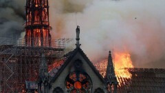 В столице Франции горит собор Парижской Богоматери 