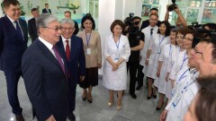Токаев медикам: Ваш труд должен быть оценён по достоинству