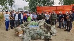 Почти 100 км рыболовных сетей и 120 тонн мусора собрали казахстанцы на водоёмах страны