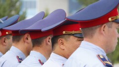 Один из охранников, избивших посетителей кафе в Павлодаре, был ранее уволен из полиции