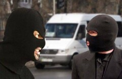 Костанайские пассажиры избили и ограбили водителя маршрутки