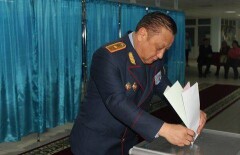 Генерал Маткенов остался без сладкого, хотя проголосовал одним из первых