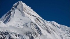 Спасатели не могут вылететь на поиски пропавших альпинистов из-за снега 