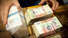 В Узбекистане больше всего зарабатывают банкиры, меньше всего – врачи и учителя