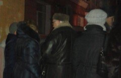 Сильный пожар вспыхнул в многоквартирном жилом доме в Караганде