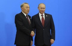 На встрече с Путиным Назарбаев посетовал на редкие полёты казахов в космос