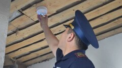 ДЧС Алматы бесплатно устанавливает датчики угарного газа в частных домах