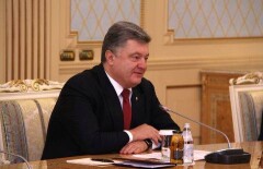 Порошенко со "сдержанным оптимизмом" надеется на выполнение минских соглашений