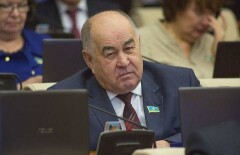 Косарева в ЦИК назвали патриархом становления политпартий в Казахстане