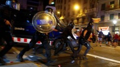 В Барселоне полиция дубинками разогнала 180 тысяч протестующих