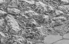 Фото Плутона с высоты птичьего полёта опубликовало NASA