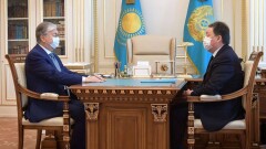 Токаев на встрече с Маминым отметил важность обеспечения занятости и поэтапного смягчения карантинных требований