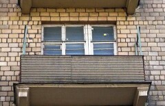 Пьяная жительница Усть-Каменогорска выжила после падения с балкона