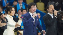 Кайрат Нуртас подарил Нурсултану Назарбаеву песню о Елбасы