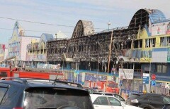 Владельцы сгоревших бутиков ТЦ "Адем" не могут найти экс-директора торгового центра 