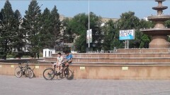 В Семее власти не могут обосновать, почему запретили прокат велосипедов на центральной площади