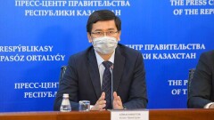 Асхат Аймагамбетов испытал на себе казахстанскую вакцину от коронавируса