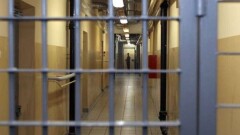 Сбежавшую в ОАЭ сотрудницу банка, подозреваемую в хищении денег вкладчиков, депортировали в Казахстан