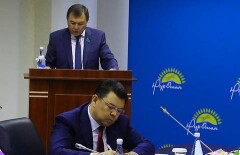 Канат Бозумбаев выслушал в "Нур Отане" критику о коррупции в регионе