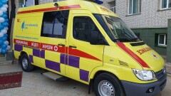 Фонд Булата Утемуратова подарил реанимобиль и аппарат ИВЛ районной больнице в ЗКО