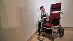 Инвалидное кресло Хокинга продали на Christie's почти за 400 тысяч долларов