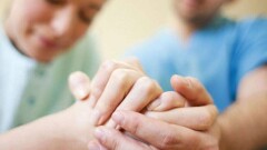 Главный санитарный врач Казахстана разрешил возобновить проведение партнёрских родов