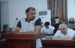 В суде "по делу Ахметова" допрашиваемых повернули к залу