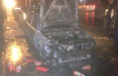 Полицейский автомобиль сгорел в Алматы