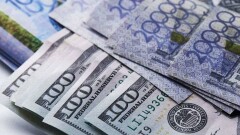 Доллар теңге тарихында тұңғыш рет рекордтық бағаммен сатылып жатыр. Жаңалықтарға шолу