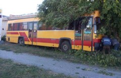 Автобус без водителя сбил женщину в Костанае