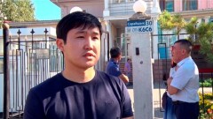 У посольства Египта собрались родные задержанных в Каире казахстанских студентов