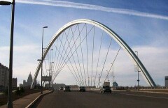 Мужчине, пытавшемуся спрыгнуть с моста в Астане, предъявили обвинение