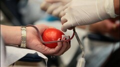 Устроившей самоподжог у Генпрокуратуры Майре Рысмановой нужна кровь