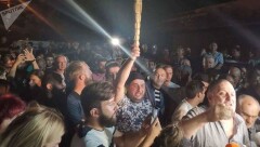 В Грузии люди вышли на стихийный митинг против ведущего телекомпании, оскорбившего Путина 