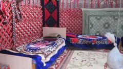 В Мангистауской области для удобства туристов в юрты провели канализацию и поставили кровати 