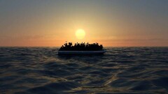 Италия и Мальта отказались принять судно со спасёнными беженцами 