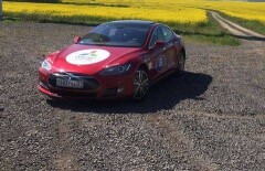 Об элегантно плавающей в Алматы Tesla написал New York Post