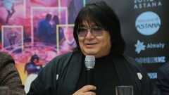 Марат Бисенгалиев привёз в Алматы уникальное шоу Mr.Adam. В нём оркестр танцует на сцене