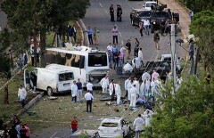 Очередной теракт в Турции: заминированный автомобиль взорвался у полицейского участка