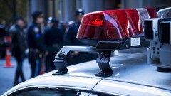 В США неизвестный устроил стрельбу в торговом центре, восемь человек получили ранения