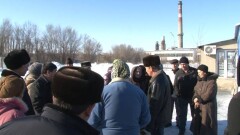 Возмущённые тарифами сельчане в Алматинской области устроили пикетирование котельной